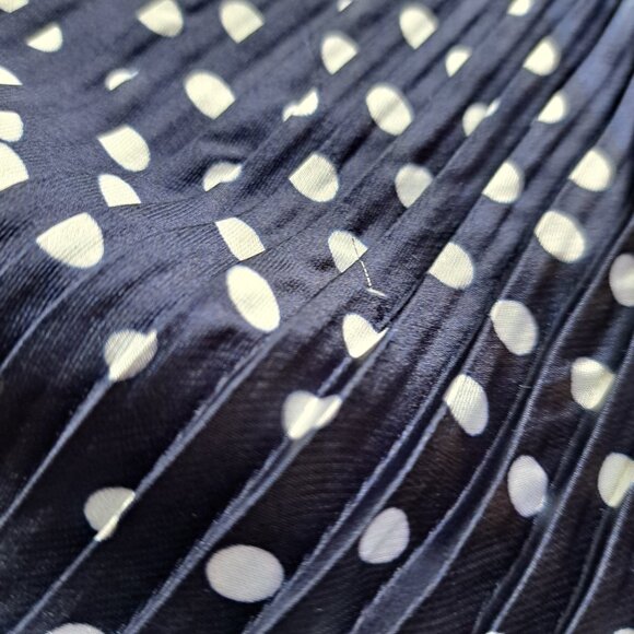 ❤️Retro Navy & White Polka Dot Pleated Scarf - Picture 7 of 11